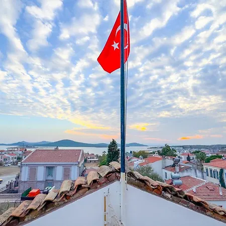 Cunda Nesos Konukevi Ayvalı